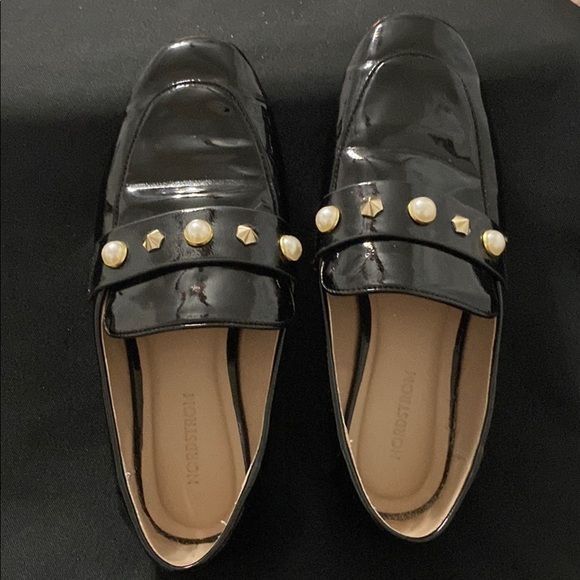 Nordstrom Black Patent Loafers with Pearl Accents Girls  size 2 - Picture 1 of 12